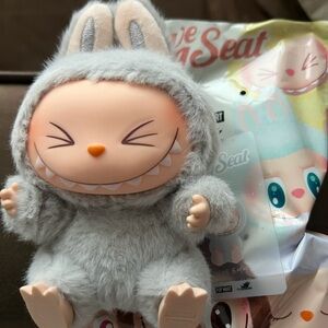 Labubu “hehe” comes w/ box & card